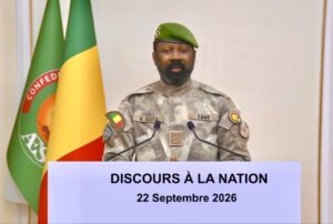 Assimi Goïta prononce son discours à la Nation du 22 septembre 2026 devant les drapeaux du Mali et de l’AES.