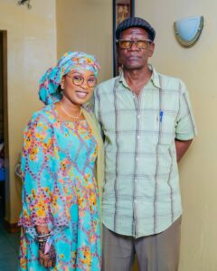 Moussa Kaka aux côtés de sa fille – disparition de Moussa Kaka au Niger