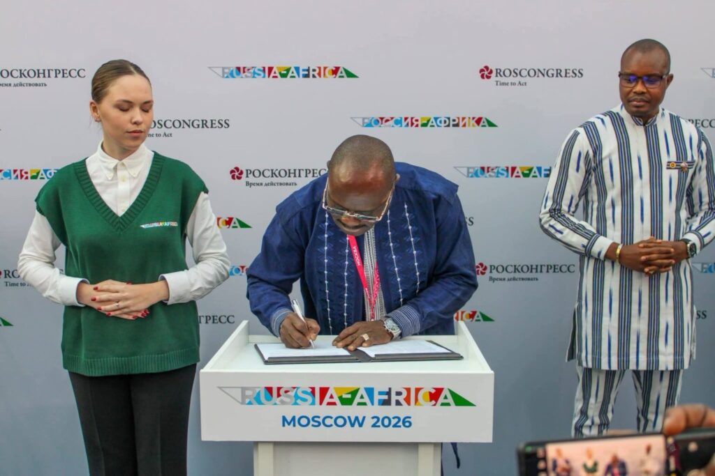 Signature du mémorandum de coopération BCID-AES–VEB.RF au Forum Russie–Afrique à Moscou, le 28 octobre 2026.